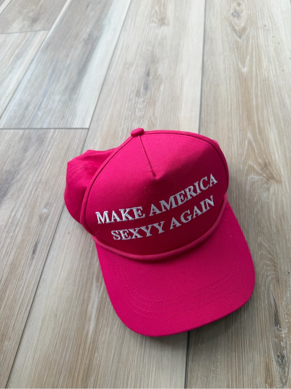 SEXYY RED CAP